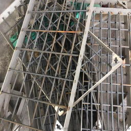 堅(jiān)固守護(hù)，細(xì)節(jié)盡顯 耀恒定制不銹鋼復(fù)合井蓋與一體保溫板的卓越品質(zhì)